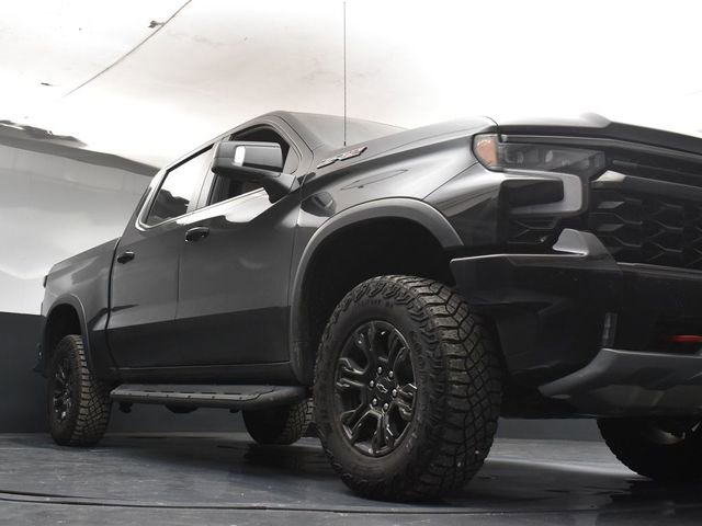 Used 2025 Chevrolet Silverado 1500 ZR2 w/ Technology Package image 36
