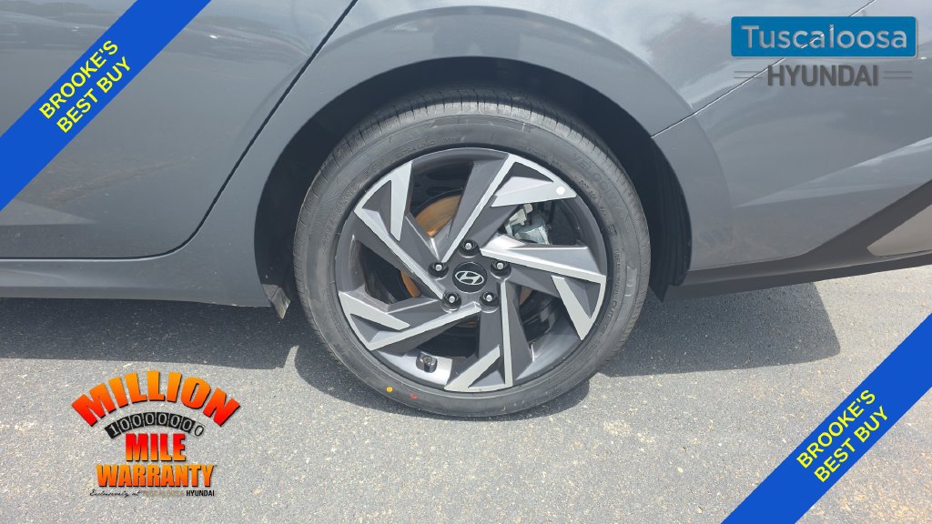 Used 2025 Hyundai Elantra SEL FWD image 11