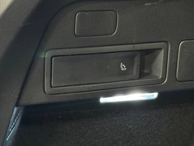 Used 2024 Volkswagen Tiguan Wolfsburg Edition FWD image 30