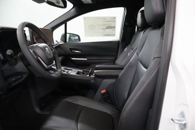 New 2026 Toyota Sienna XLE Woodland Edition AWD/4WD image 11