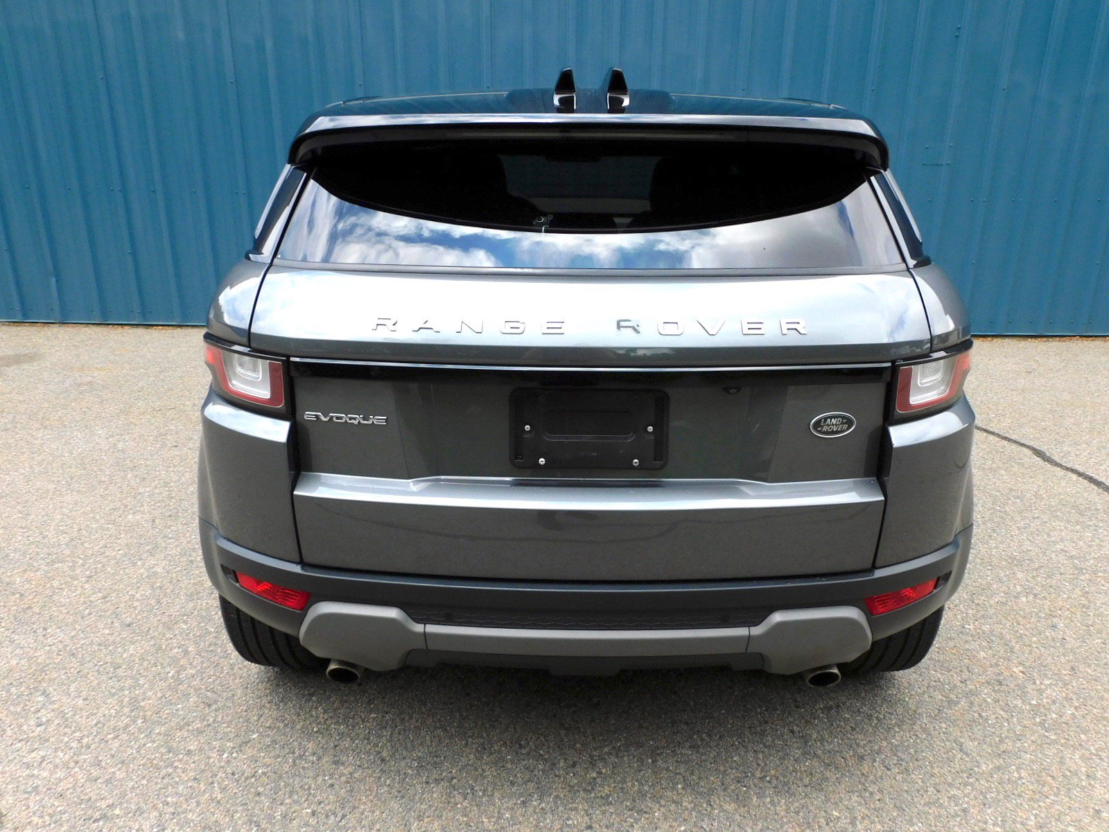 Used 2019 Land Rover Range Rover Evoque SE Premium AWD/4WD image 4