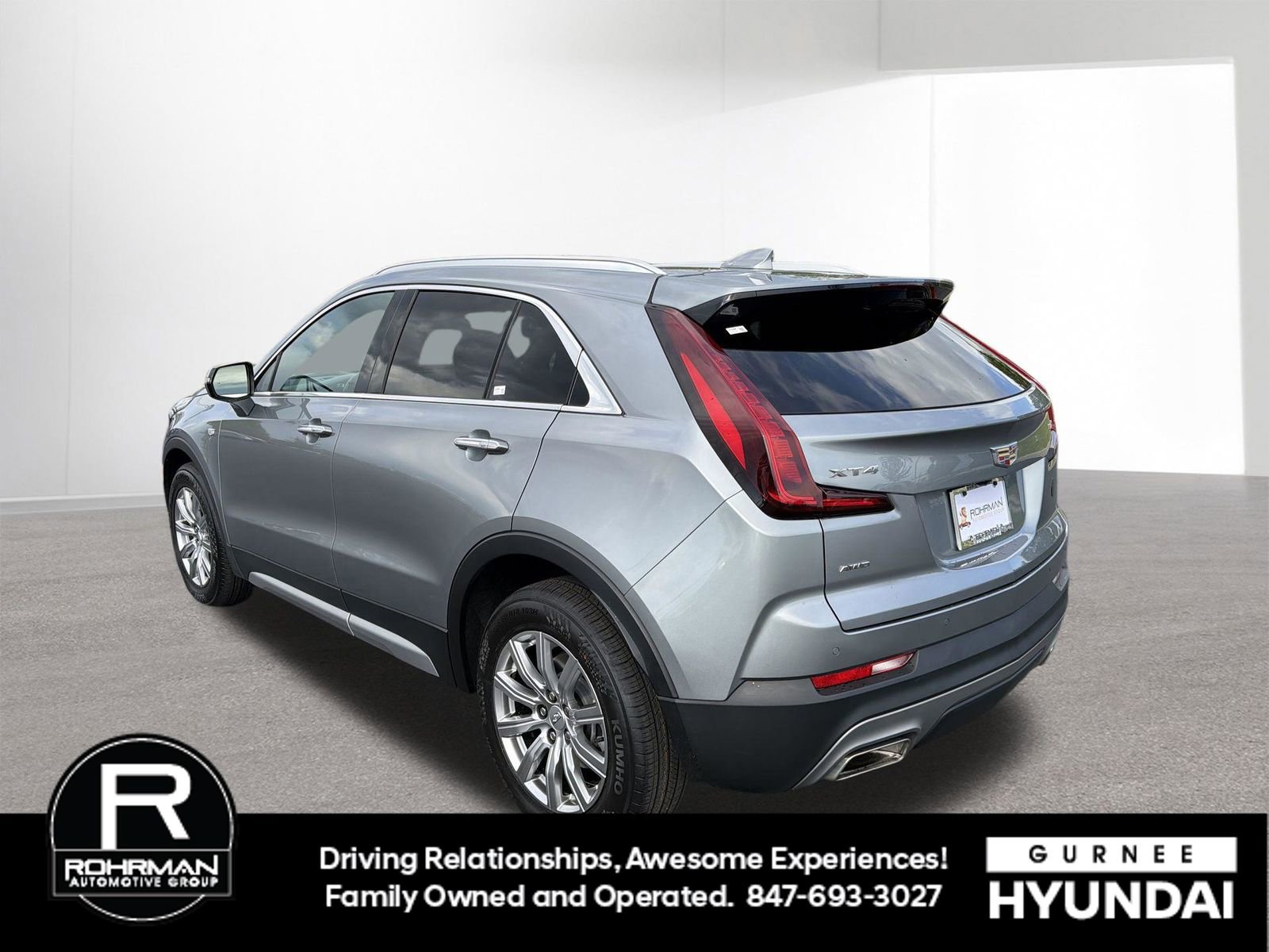 Used 2023 Cadillac XT4 Premium Luxury w/ Cold Weather Package AWD/4WD image 7