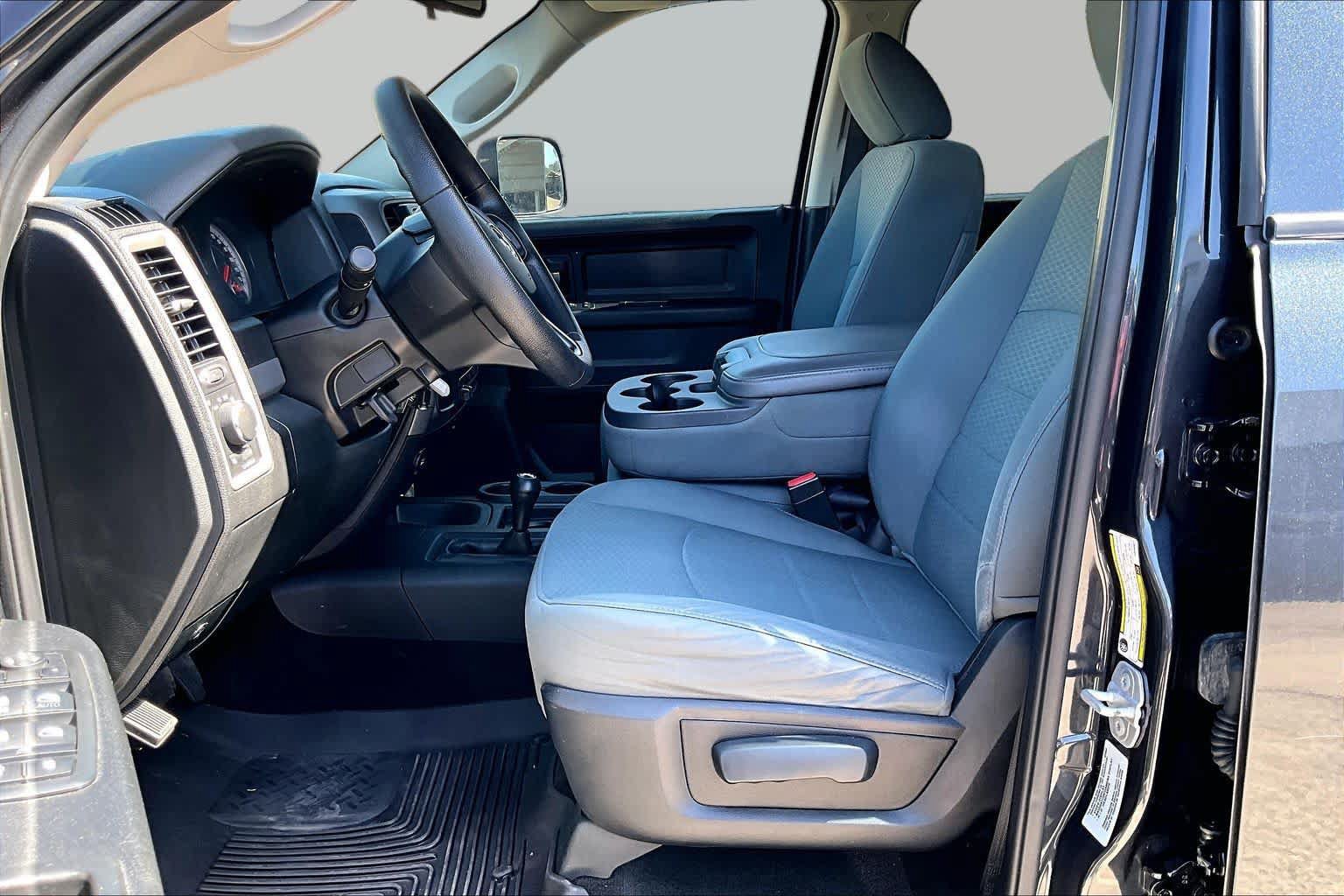 Used 2015 RAM 2500 Tradesman w/ Chrome Appearance Group AWD/4WD image 8