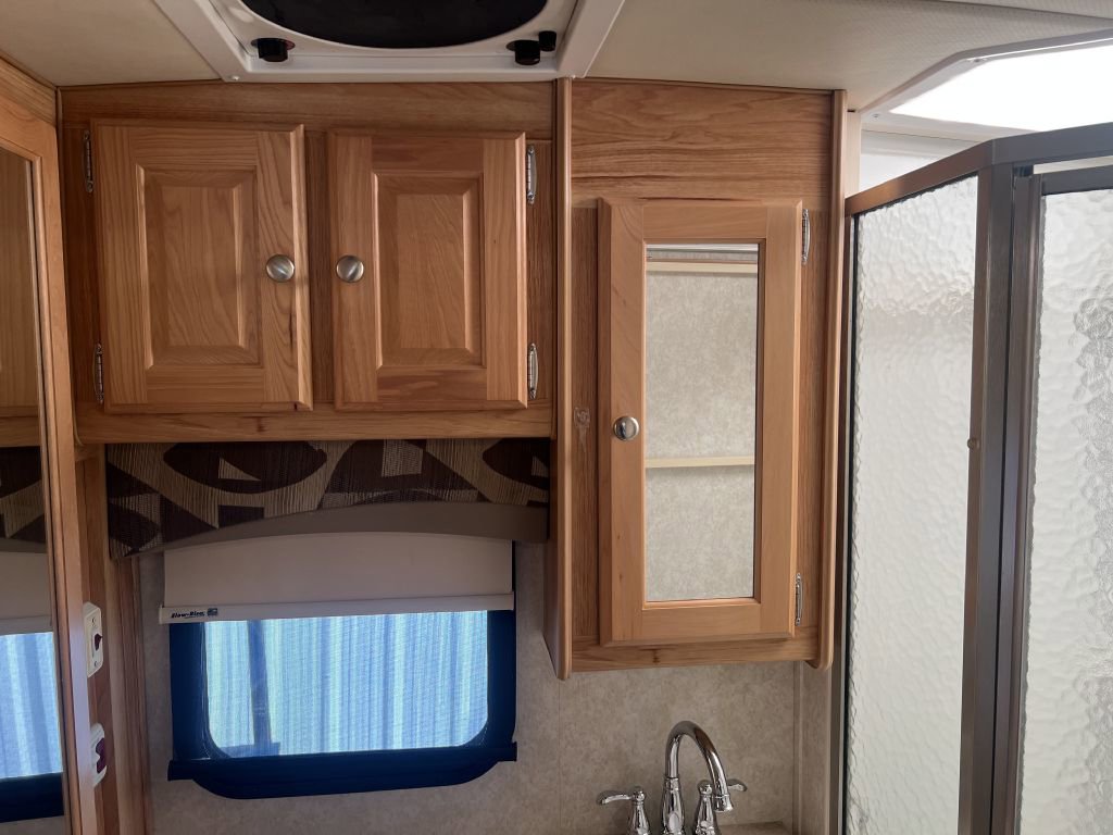 Used 2017 Ford E-450 and Econoline 450 Super Duty w/ Motorhome Prep Package image 9