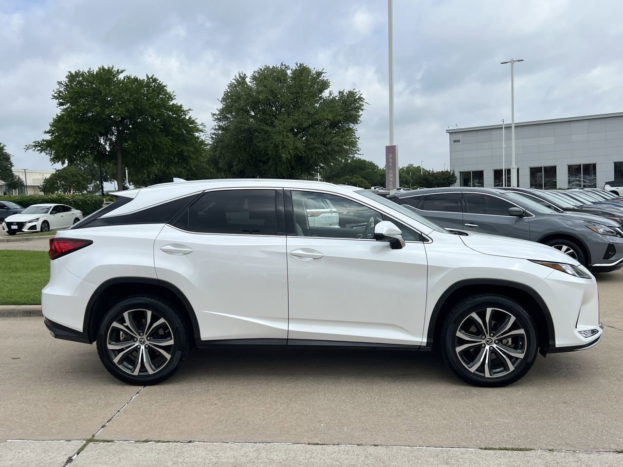 Used 2022 Lexus RX 350 FWD w/ Premium Package image 3