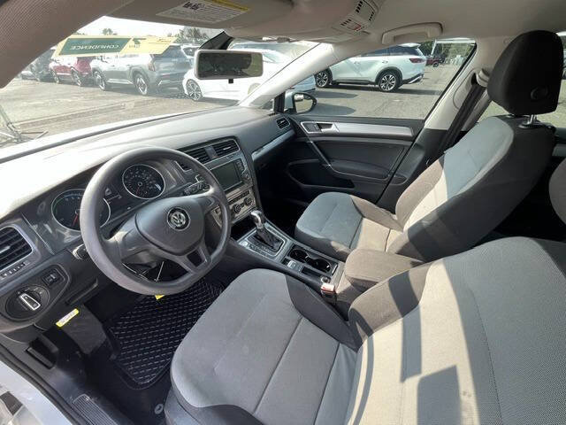 Used 2016 Volkswagen e-Golf SE FWD image 10