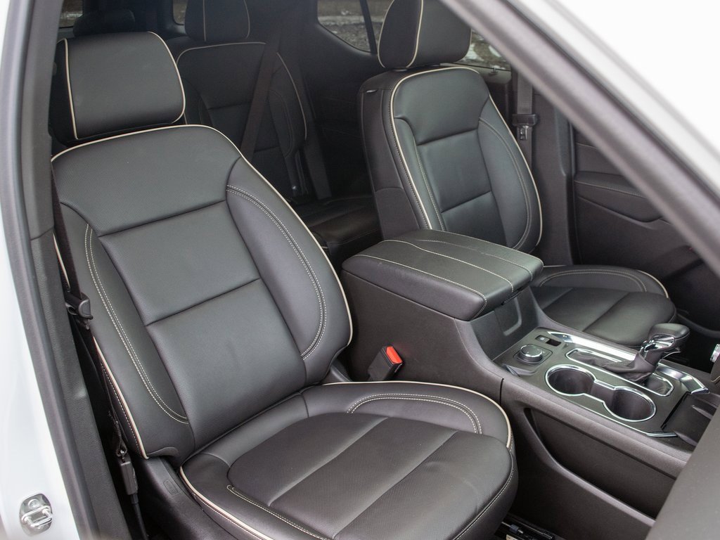 Used 2023 Chevrolet Traverse Premier w/ Redline Edition image 36