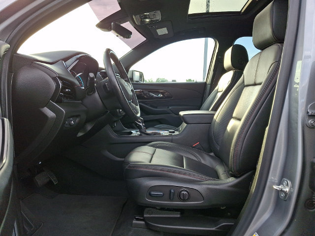 Used 2023 Chevrolet Traverse RS w/ LPO, Cargo Package AWD/4WD image 15