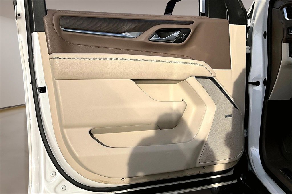 Used 2021 GMC Yukon XL Denali w/ Denali Ultimate Package image 18