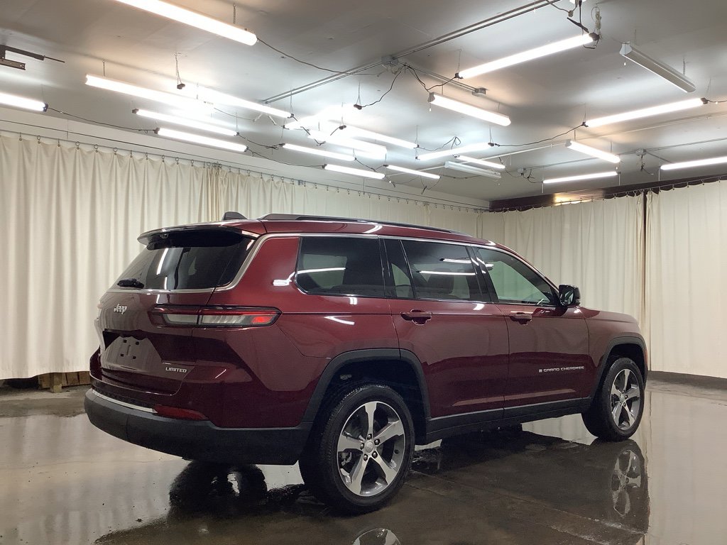 Used 2025 Jeep Grand Cherokee L Limited w/ Luxury Tech Group II image 6