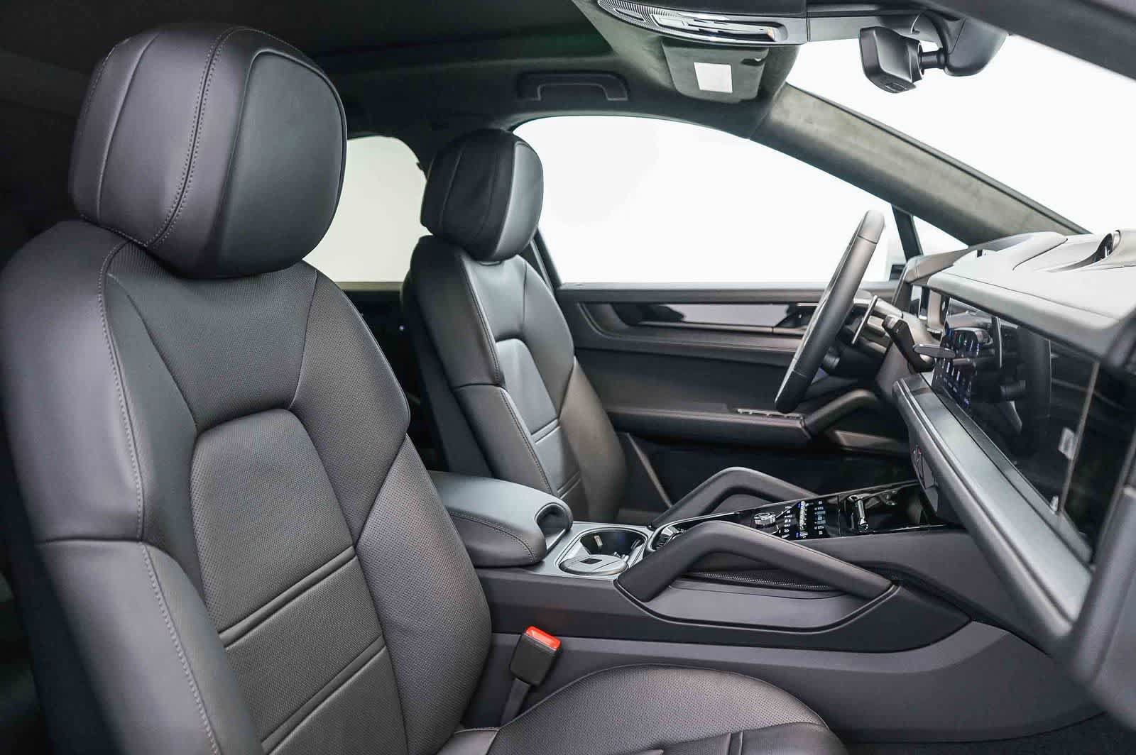 New 2026 Porsche Cayenne GTS AWD/4WD image 22