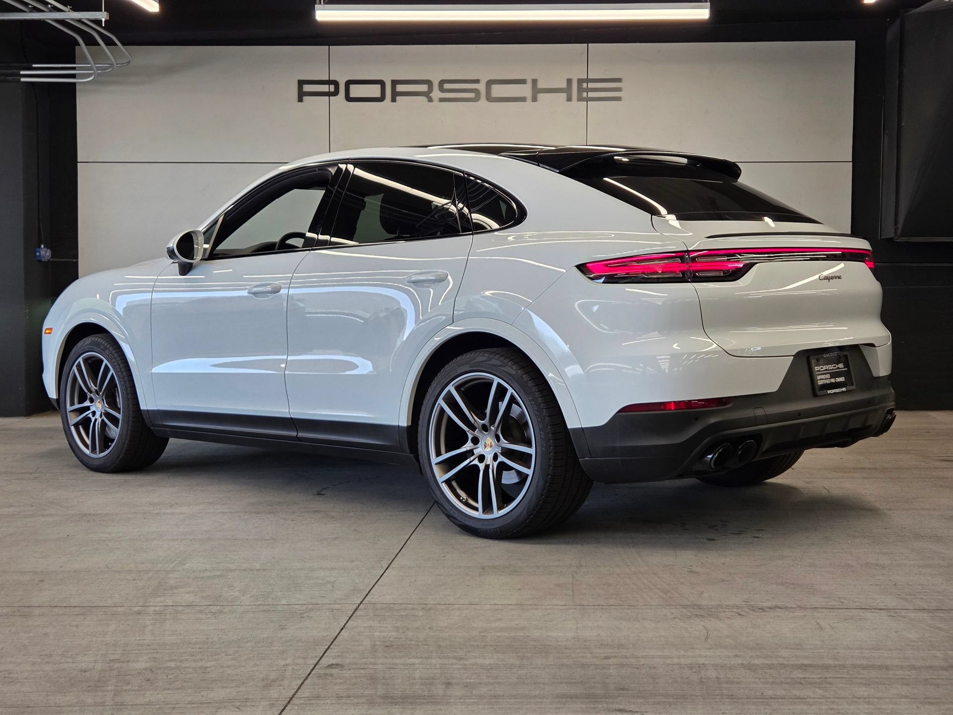 Certified 2023 Porsche Cayenne Coupe AWD/4WD image 3