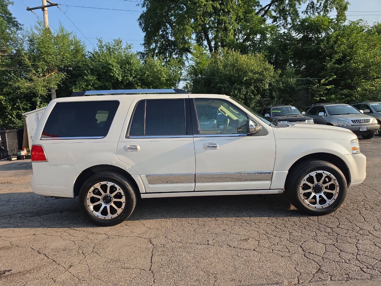 Used 2010 Lincoln Navigator 4WD image 7