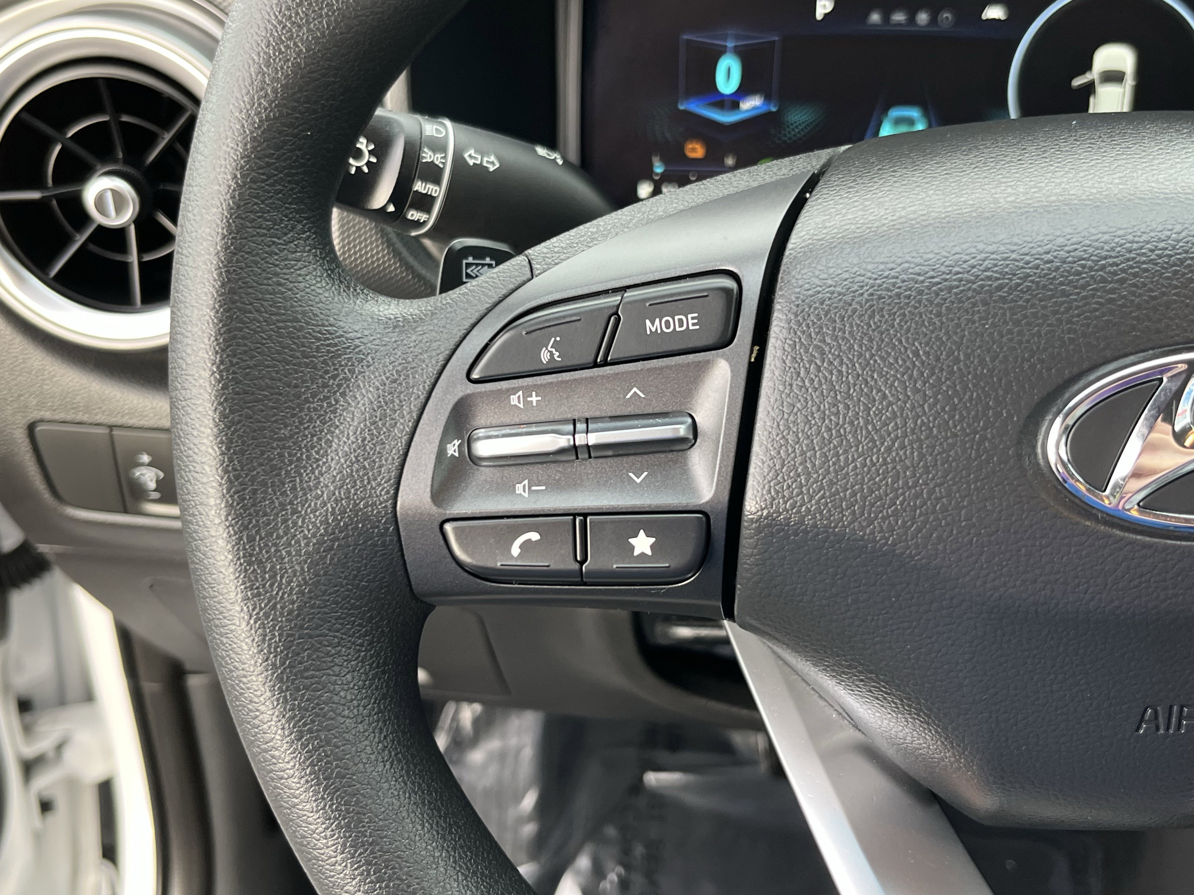 Certified 2023 Hyundai Kona SE image 20