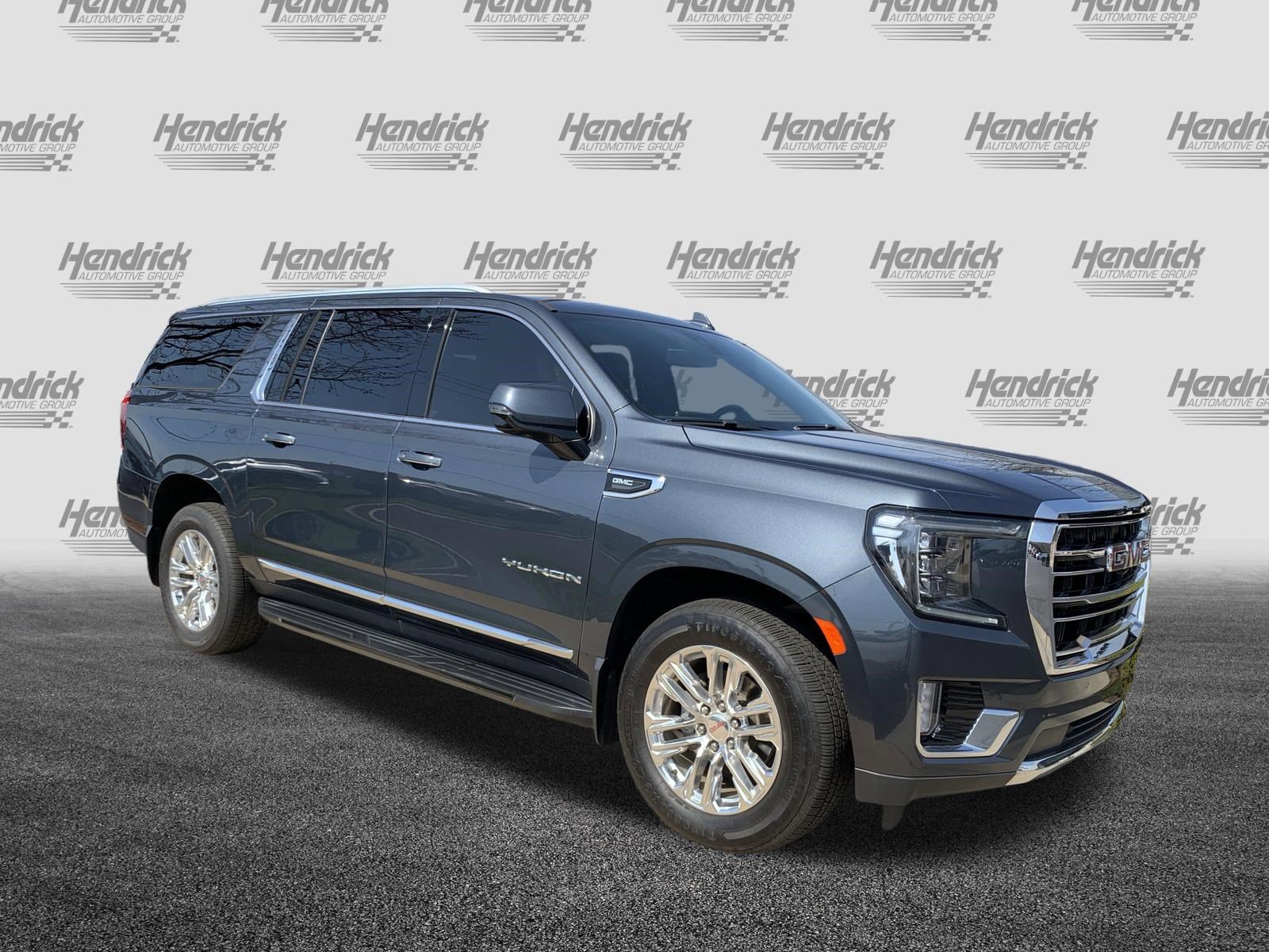 Used 2021 GMC Yukon XL SLT w/ SLT Premium Package image 2