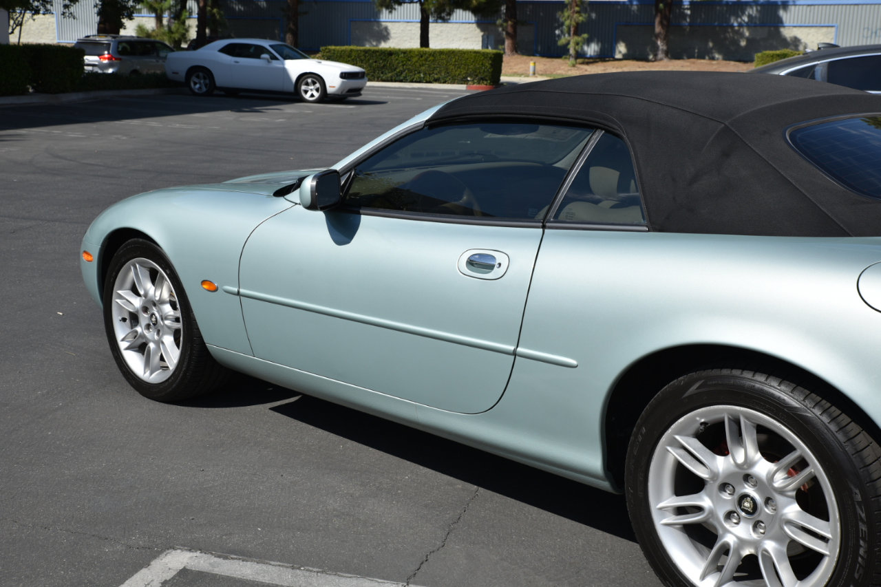 Used 2001 Jaguar XK8 Convertible image 31