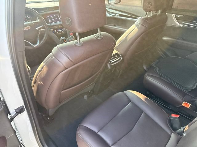 Used 2023 Cadillac XT6 Premium Luxury w/ Technology Package FWD image 18