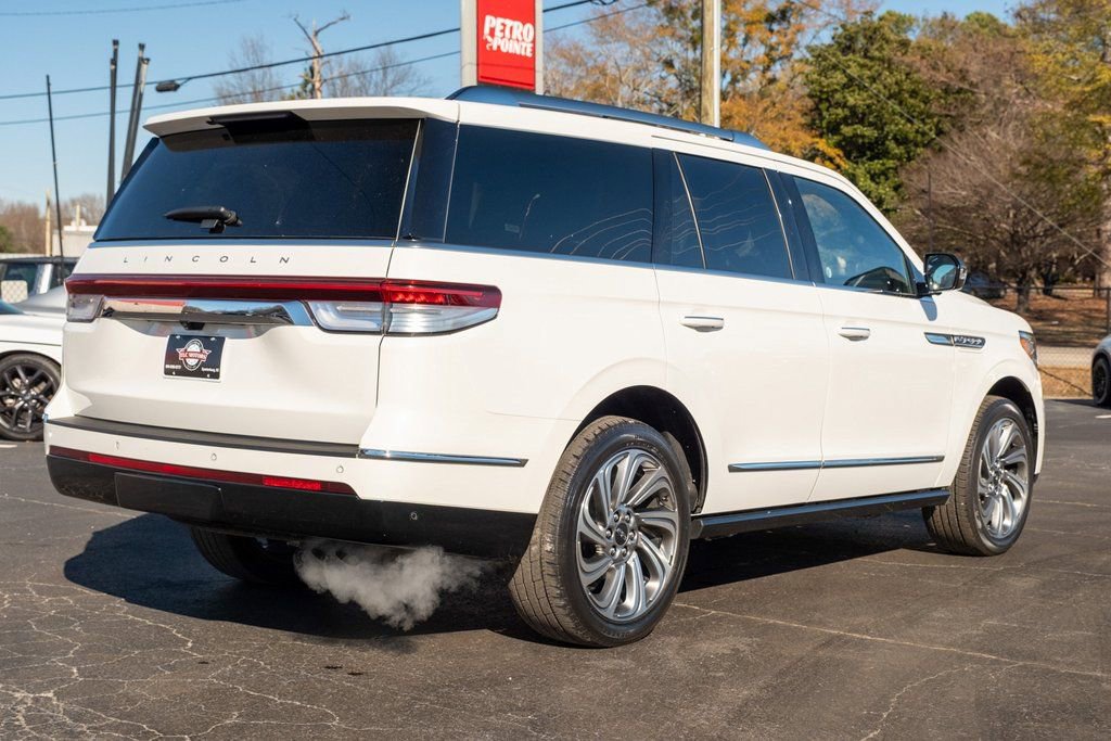 Used 2023 Lincoln Navigator Reserve image 38