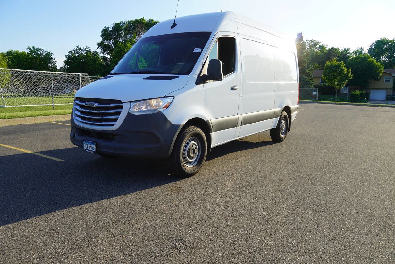 Used 2020 Freightliner Sprinter 2500 RWD image 3
