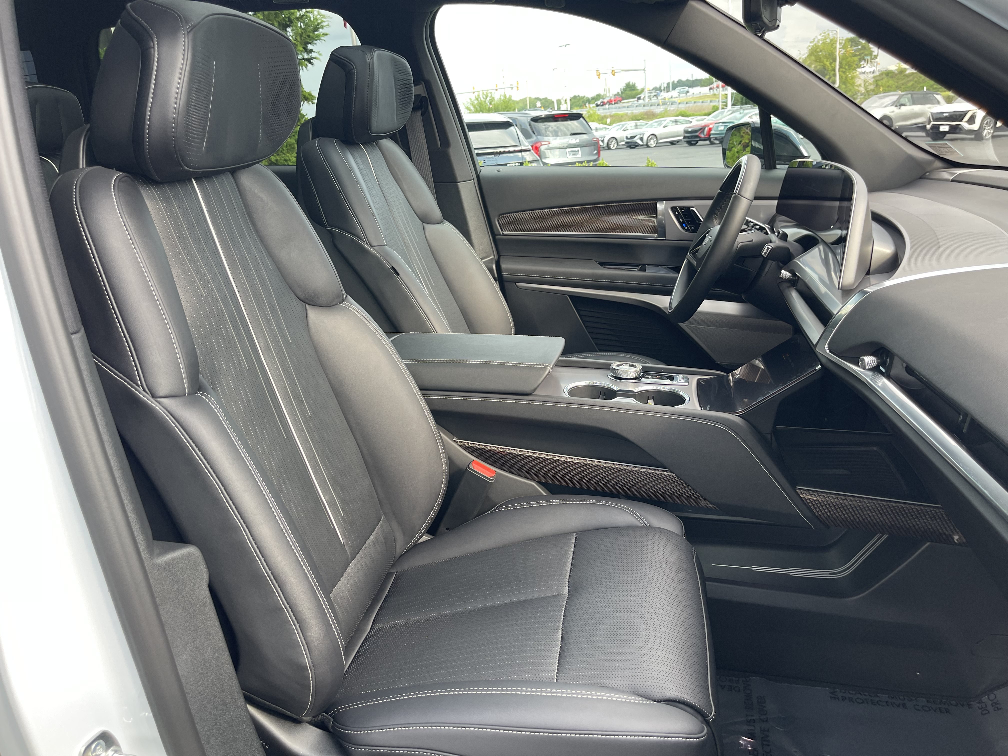 Used 2026 Cadillac Vistiq Sport w/ LPO, Floor Liner Package AWD/4WD image 23