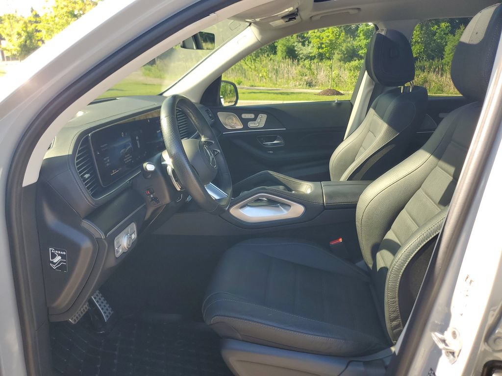 Used 2024 Mercedes-Benz GLS 580 4MATIC image 14