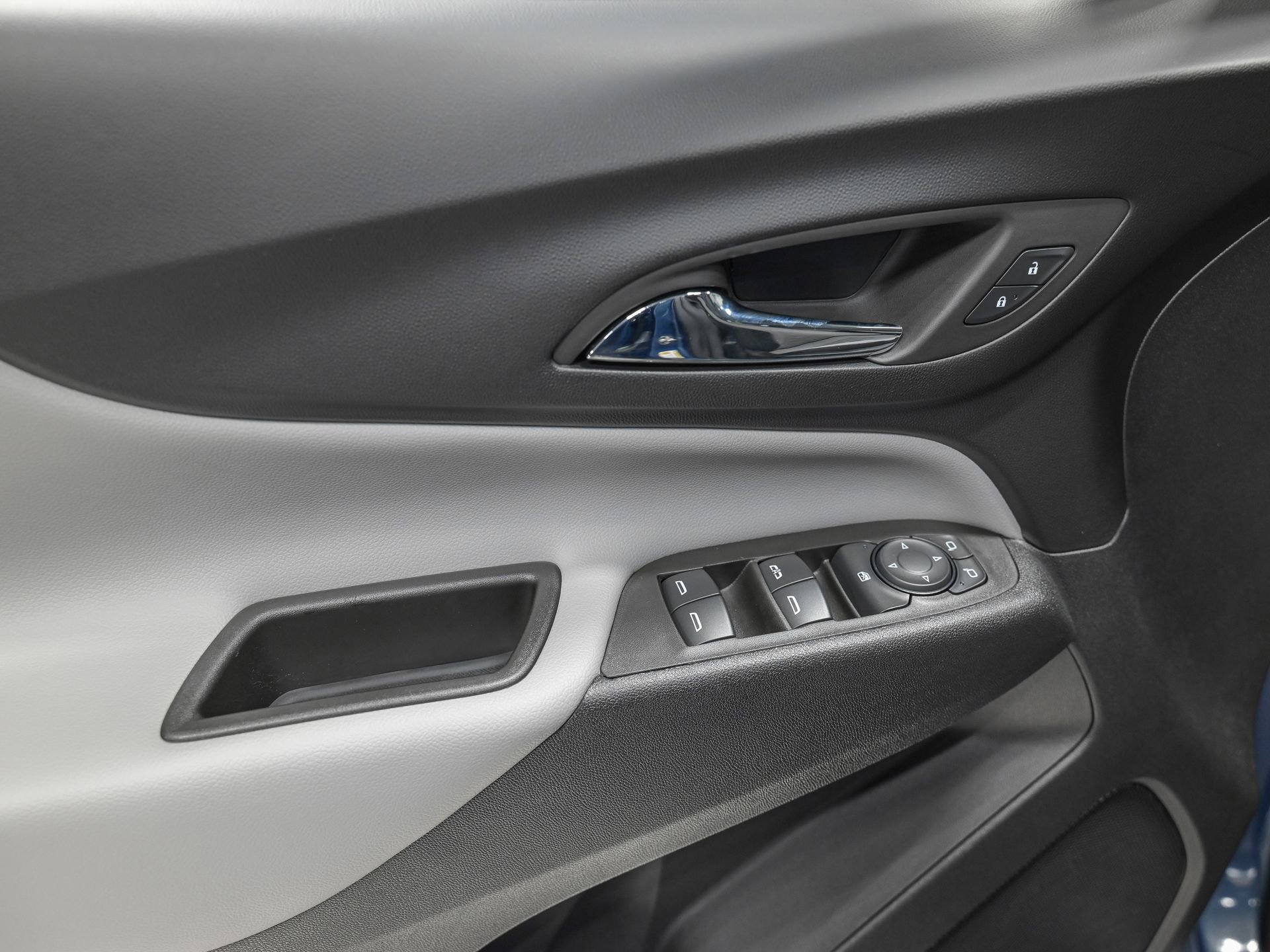 Used 2024 Chevrolet Equinox LS w/ LS Convenience Package image 13