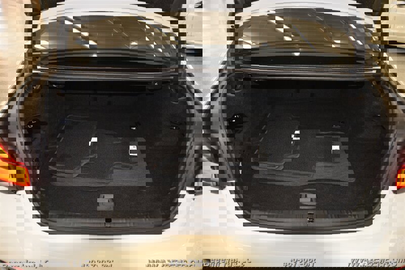 Used 2023 BMW 530e w/ M Sport Package image 43