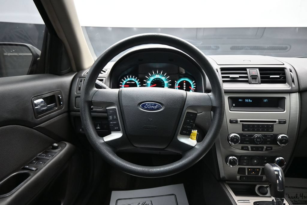 Used 2010 Ford Fusion SE FWD image 16