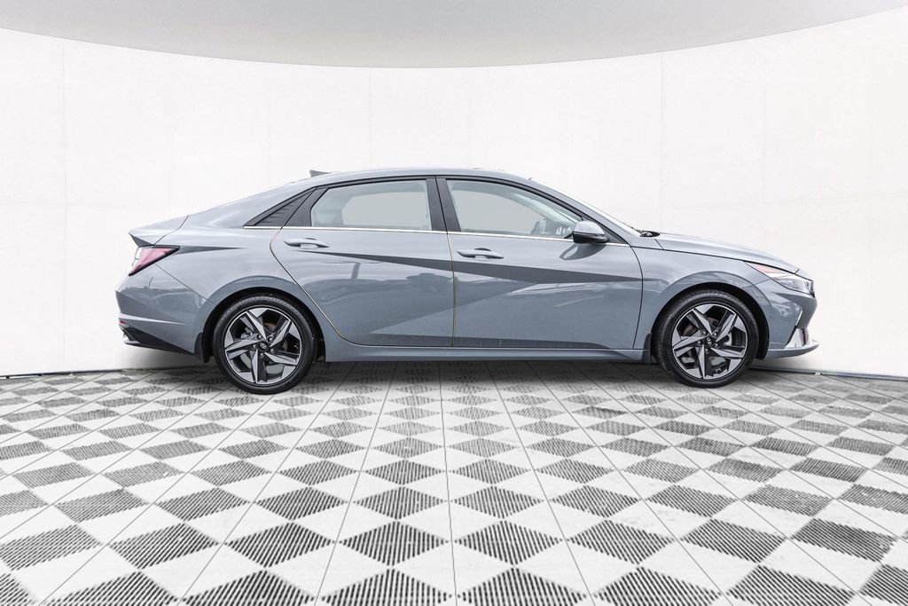 Certified 2021 Hyundai Elantra Limited w/ Cargo Package image 12