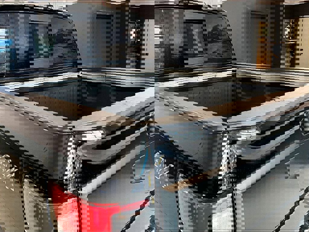 Used 2021 Nissan Titan PRO-4X w/ Pro-4x Convenience Package image 24