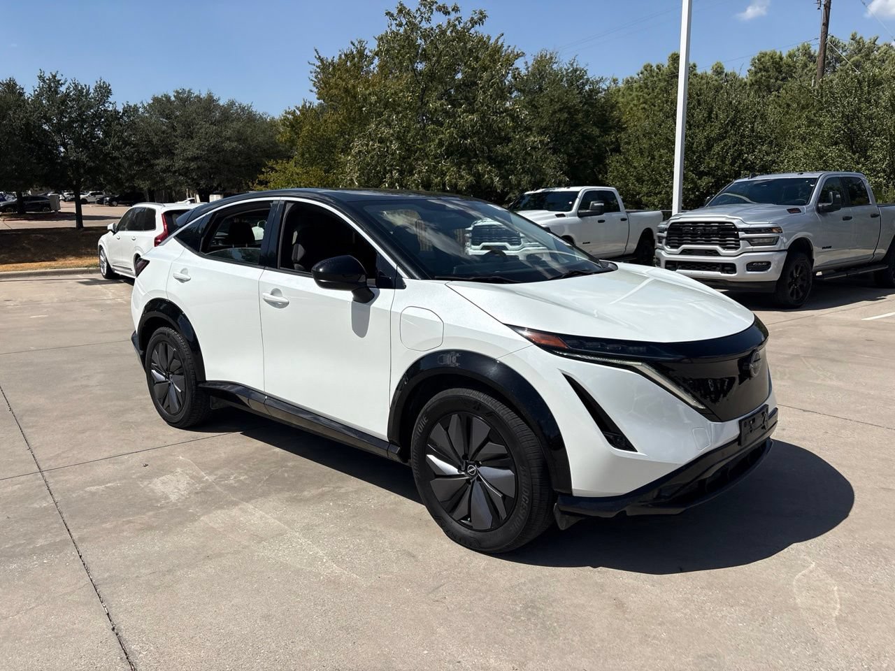 Used 2023 Nissan Ariya FWD image 3