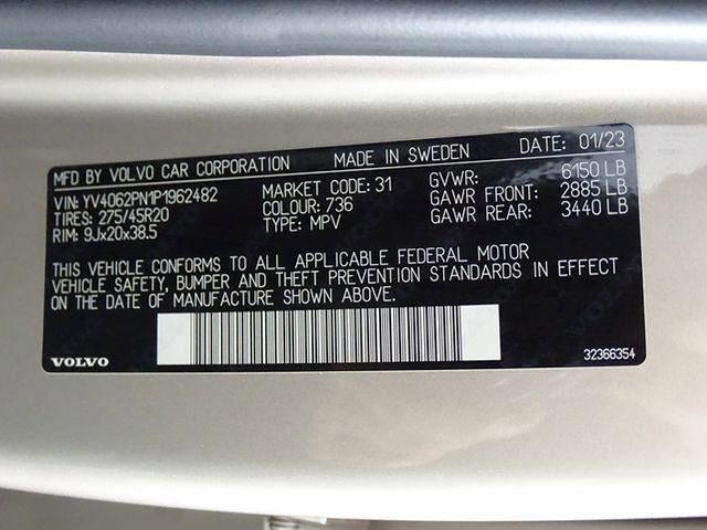 Used 2023 Volvo XC90 B6 Plus image 24