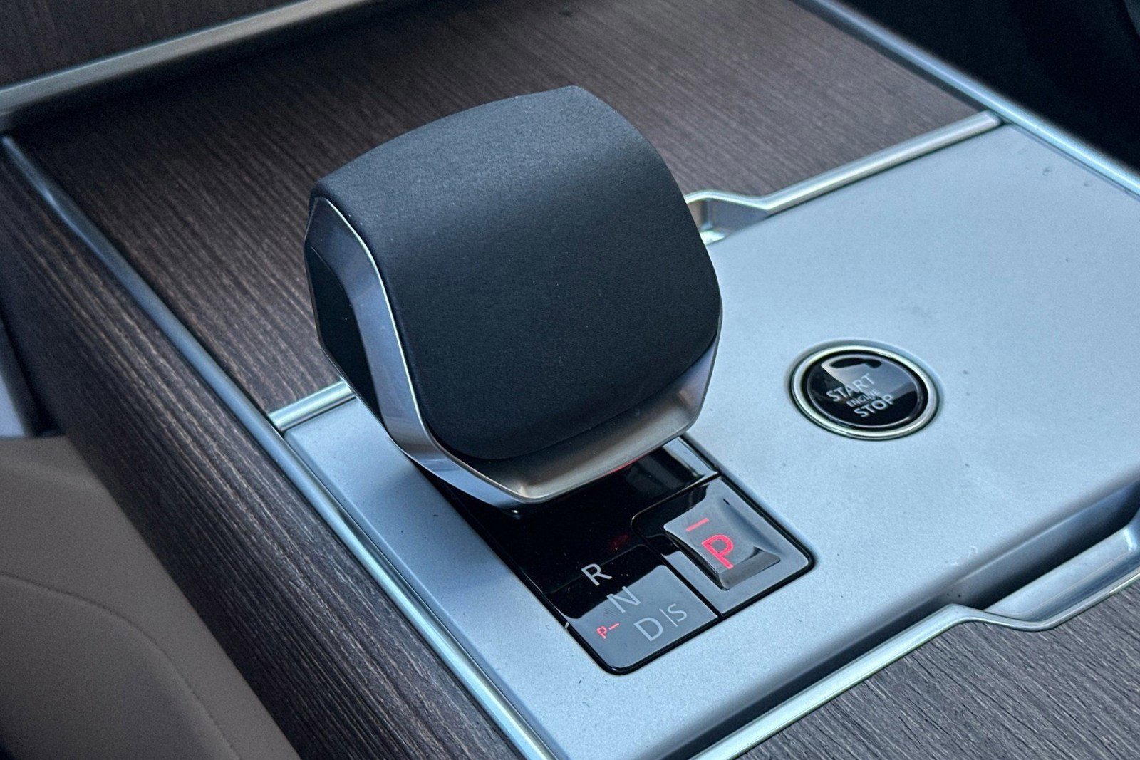 New 2026 Land Rover Range Rover SE AWD/4WD image 16
