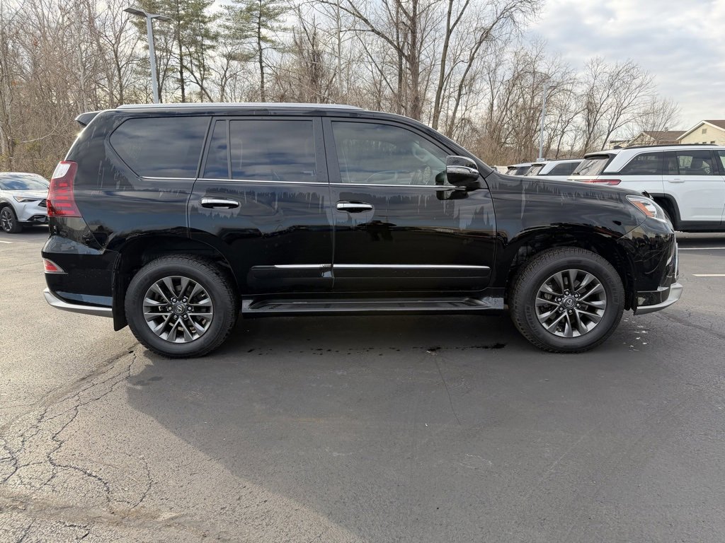 Used 2018 Lexus GX 460 image 4