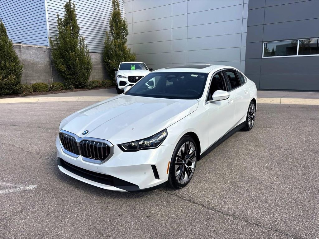 Certified 2025 BMW 540i xDrive image 3