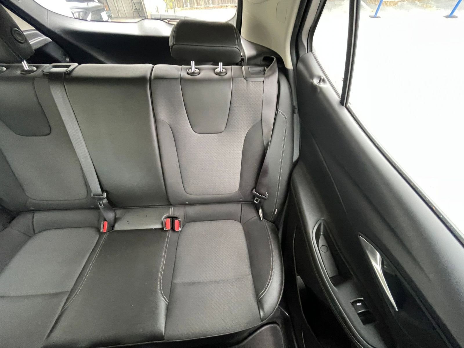 Used 2025 Buick Encore GX Preferred image 31