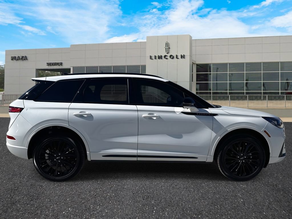 New 2026 Lincoln Corsair Premiere image 2