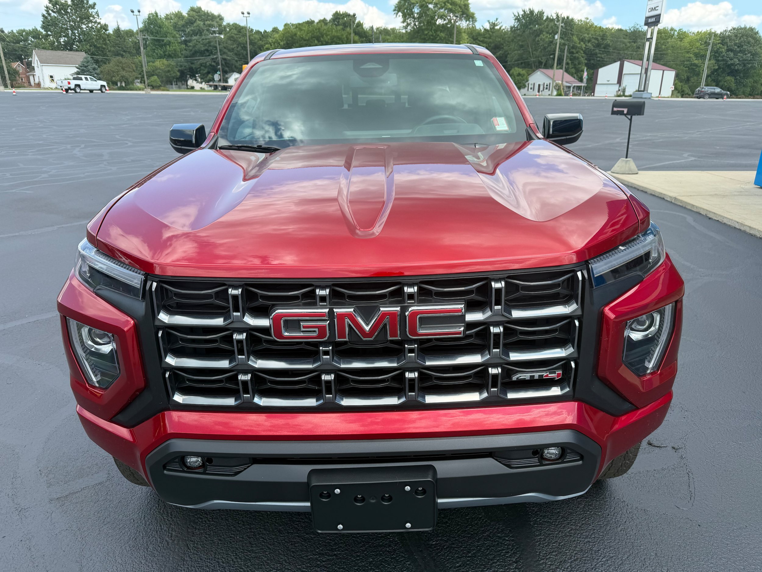 Used 2024 GMC Canyon AT4 w/ AT4 Premium Package AWD/4WD image 11