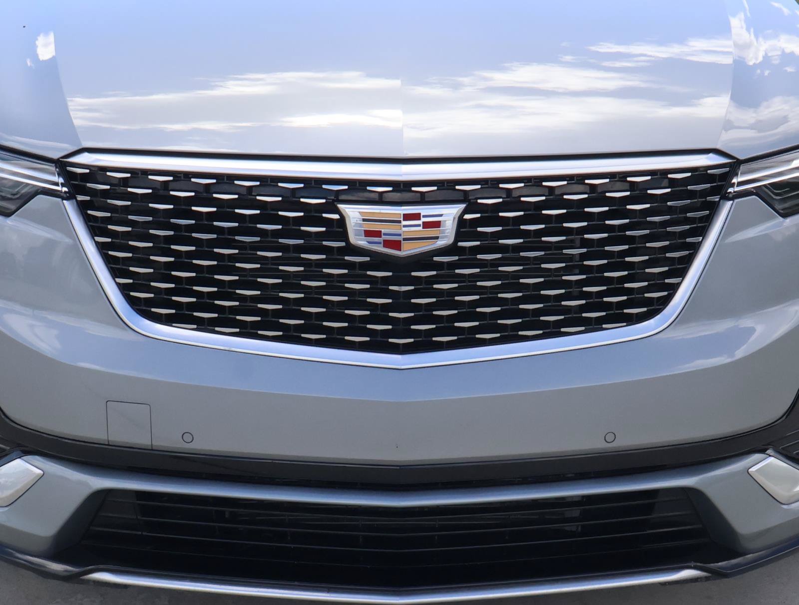 Certified 2025 Cadillac XT6 Premium Luxury FWD image 8