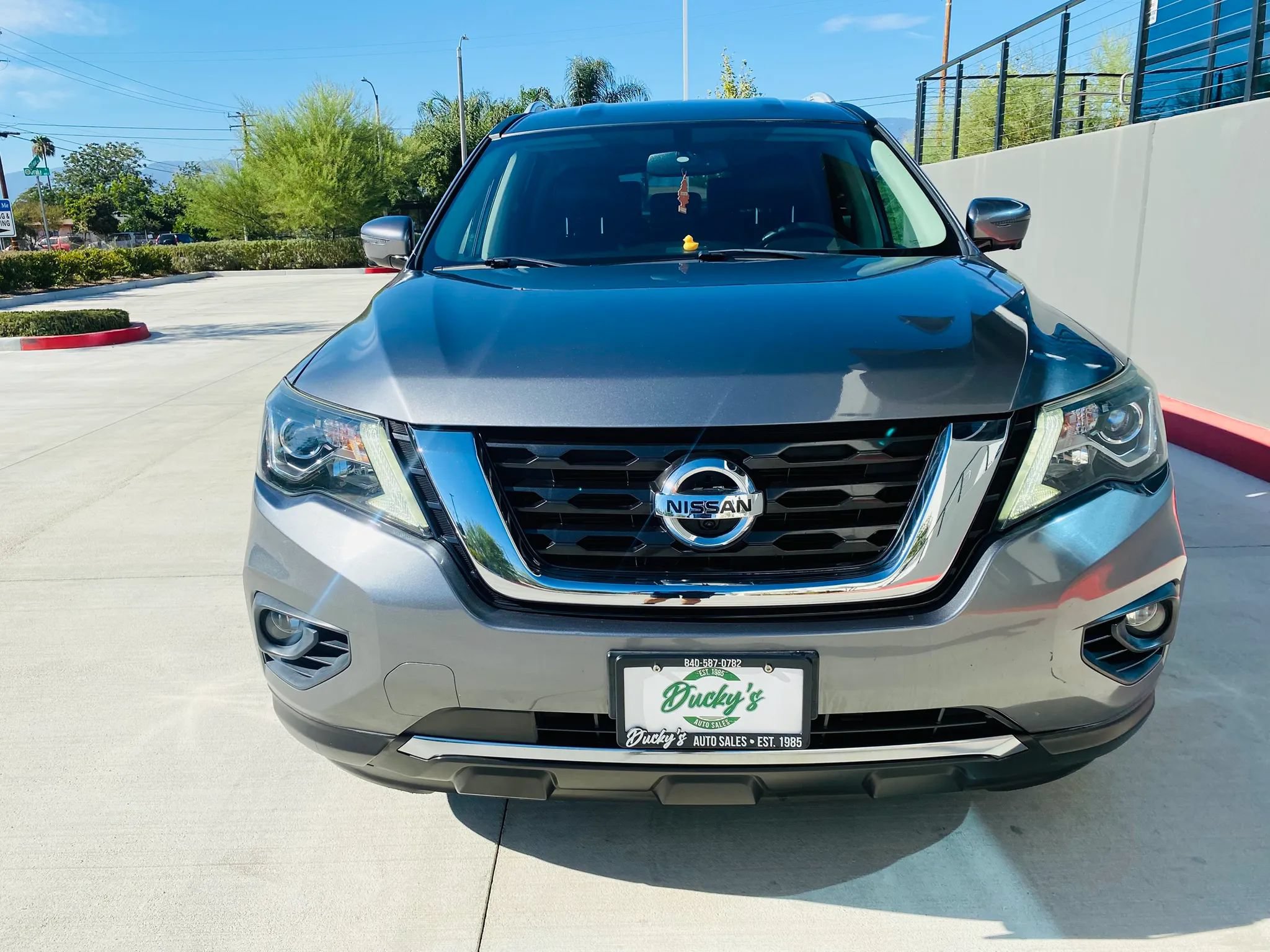 Used 2019 Nissan Pathfinder SL FWD image 15
