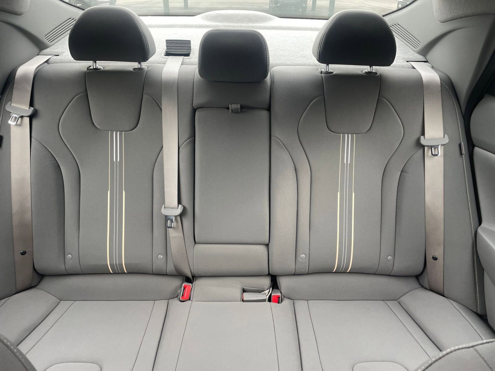 Used 2025 Hyundai Elantra SEL image 40