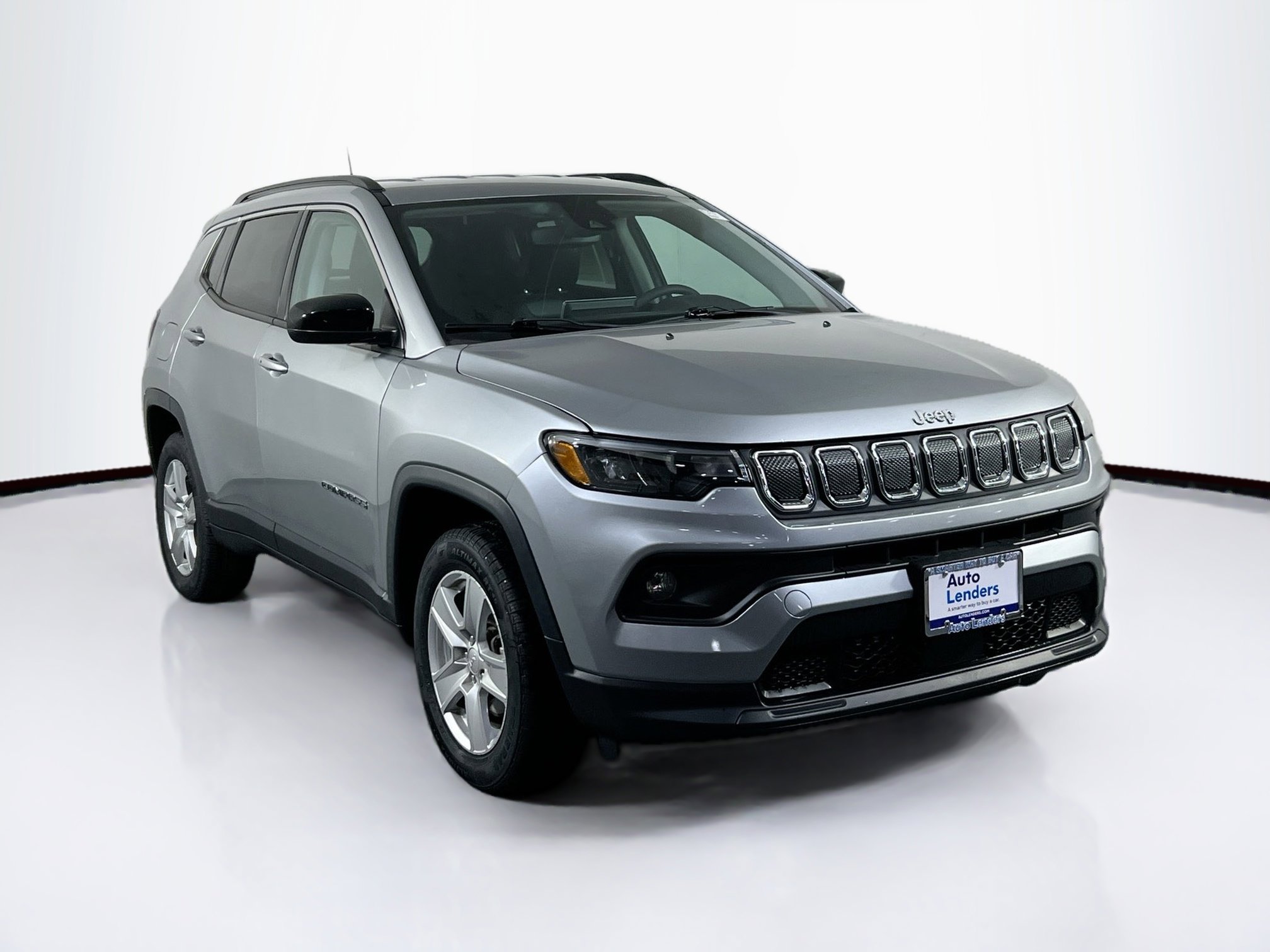 Used 2022 Jeep Compass Latitude image 3