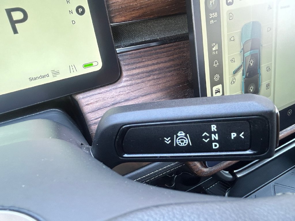 Used 2022 Rivian R1T Adventure AWD/4WD image 10