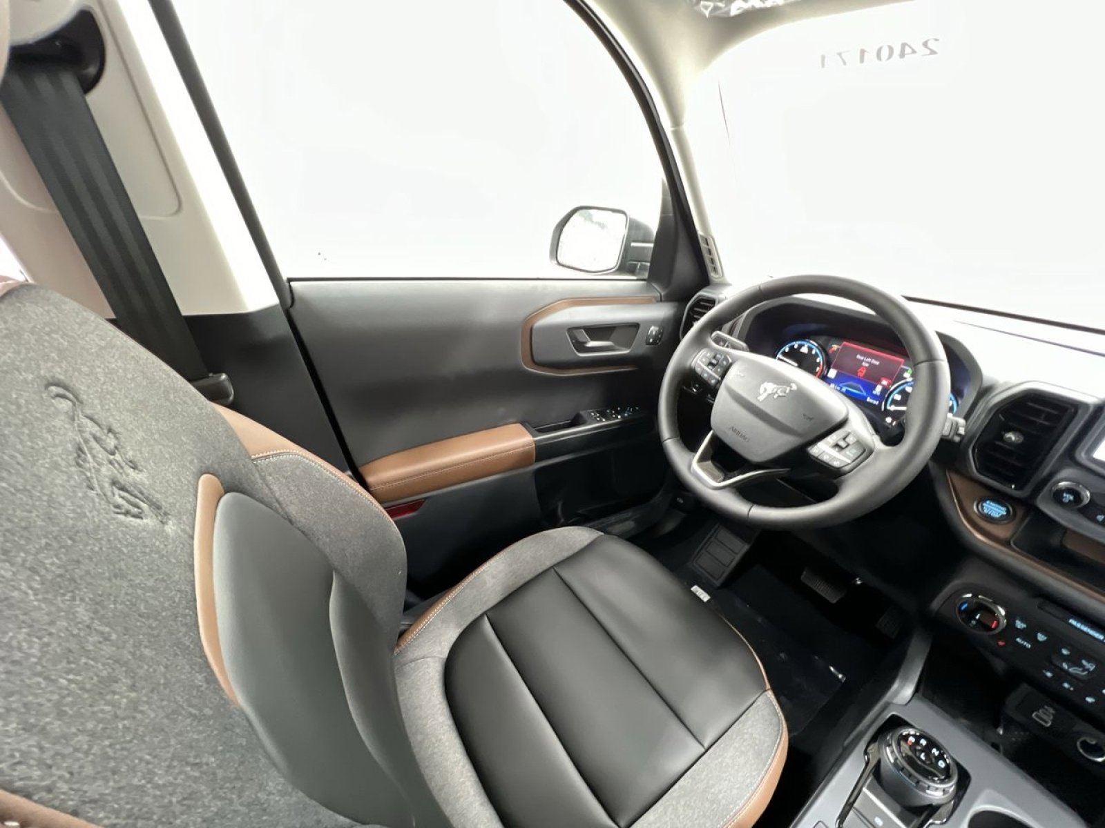 Used 2024 Ford Bronco Sport Outer Banks w/ Tech Package AWD/4WD image 19