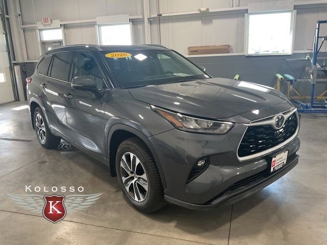 Used 2020 Toyota Highlander XLE AWD/4WD image 1