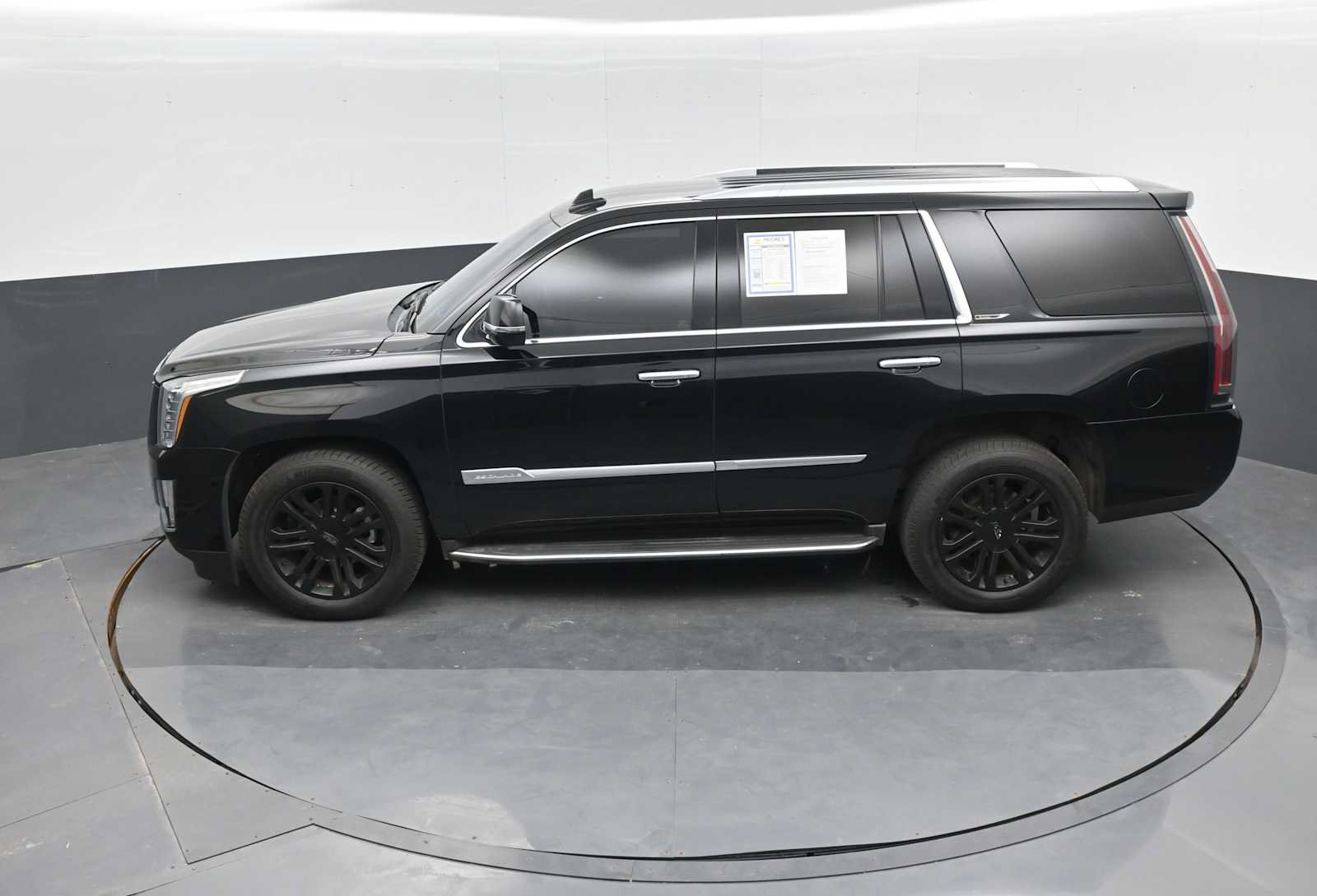 Used 2018 Cadillac Escalade 4WD image 24
