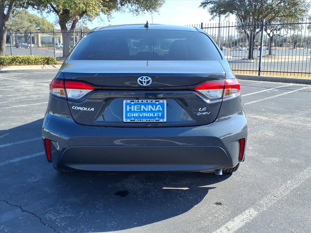 Used 2025 Toyota Corolla LE image 10