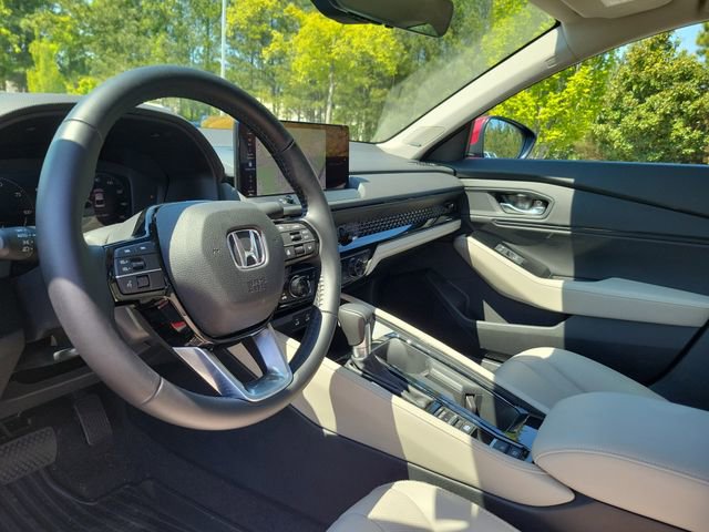 Used 2023 Honda Accord Touring image 12