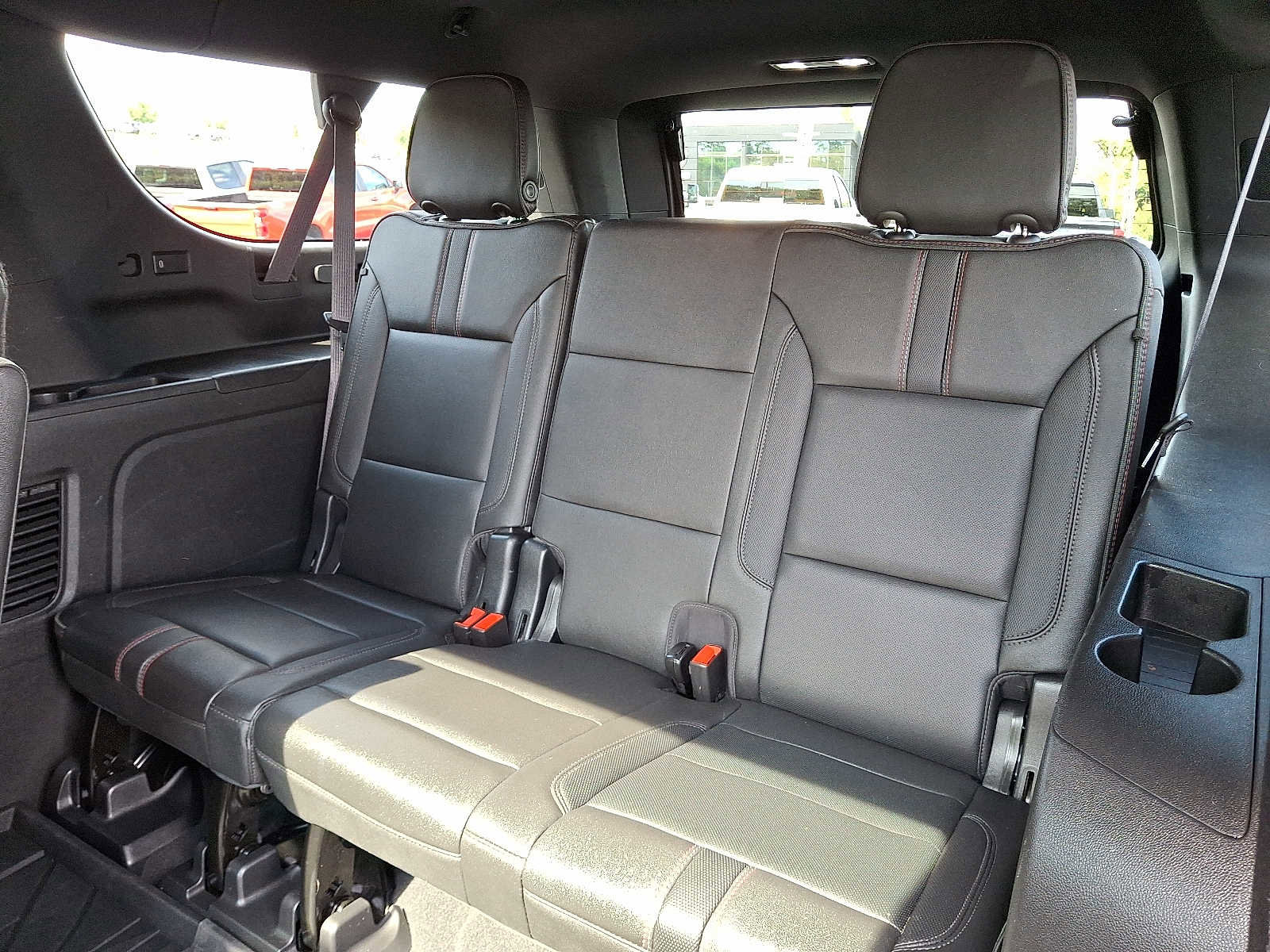 Used 2022 Chevrolet Suburban RST w/ Luxury Package image 11