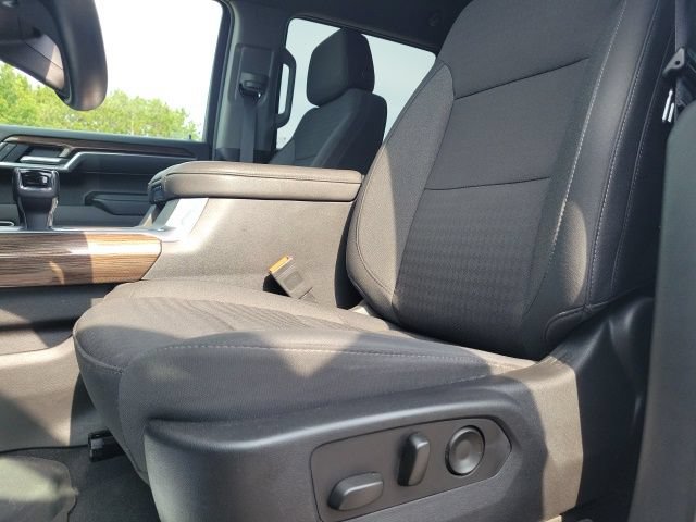 Used 2025 Chevrolet Silverado 1500 RST AWD/4WD image 36